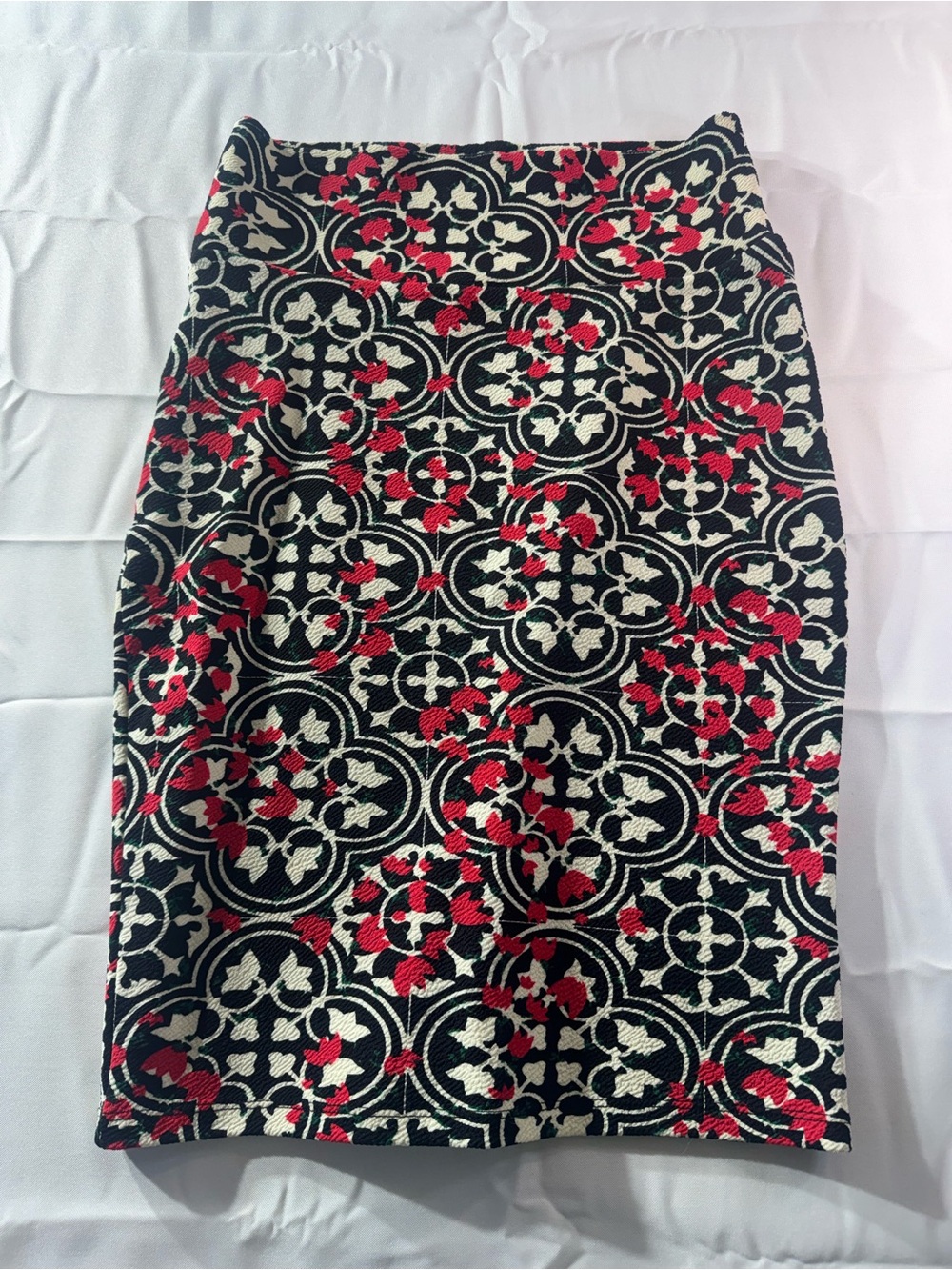 LuLaRoe XS Black Pencil Skirt with Red & Cream Floral Medallions